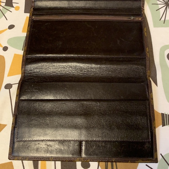 LOUIS VUITTON Vintage Passport Wallet 70’s - Picture 5 of 17